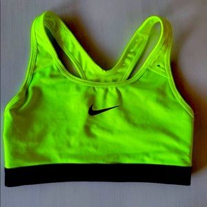 Nike pro classic sports Bra size -small